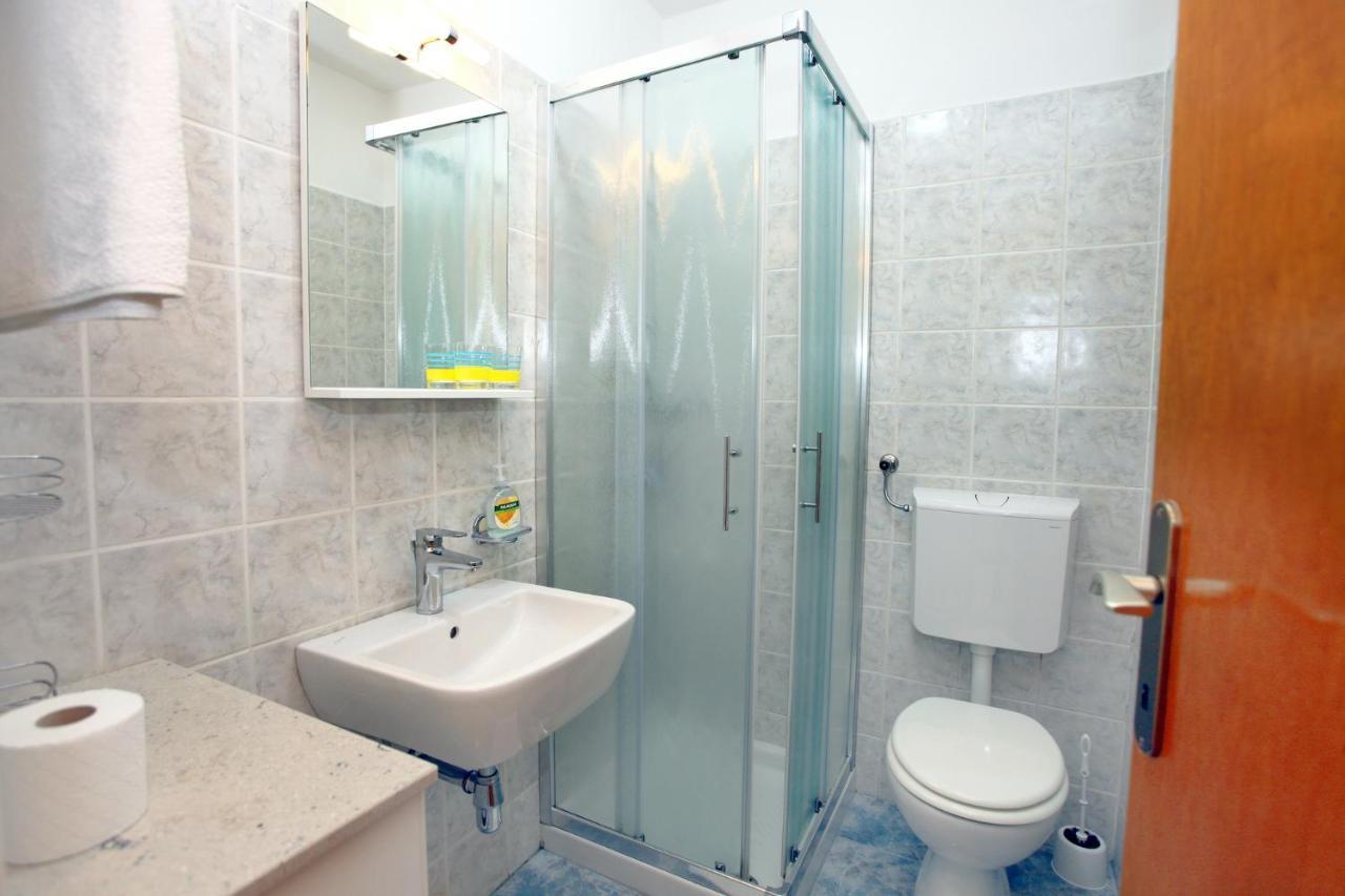 Dino Studio And Room Apartments Portoroz Ngoại thất bức ảnh