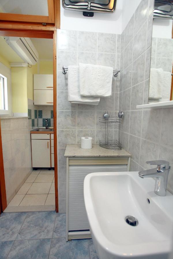 Dino Studio And Room Apartments Portoroz Ngoại thất bức ảnh