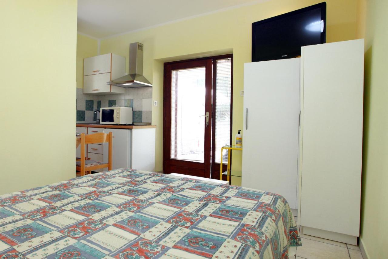 Dino Studio And Room Apartments Portoroz Ngoại thất bức ảnh