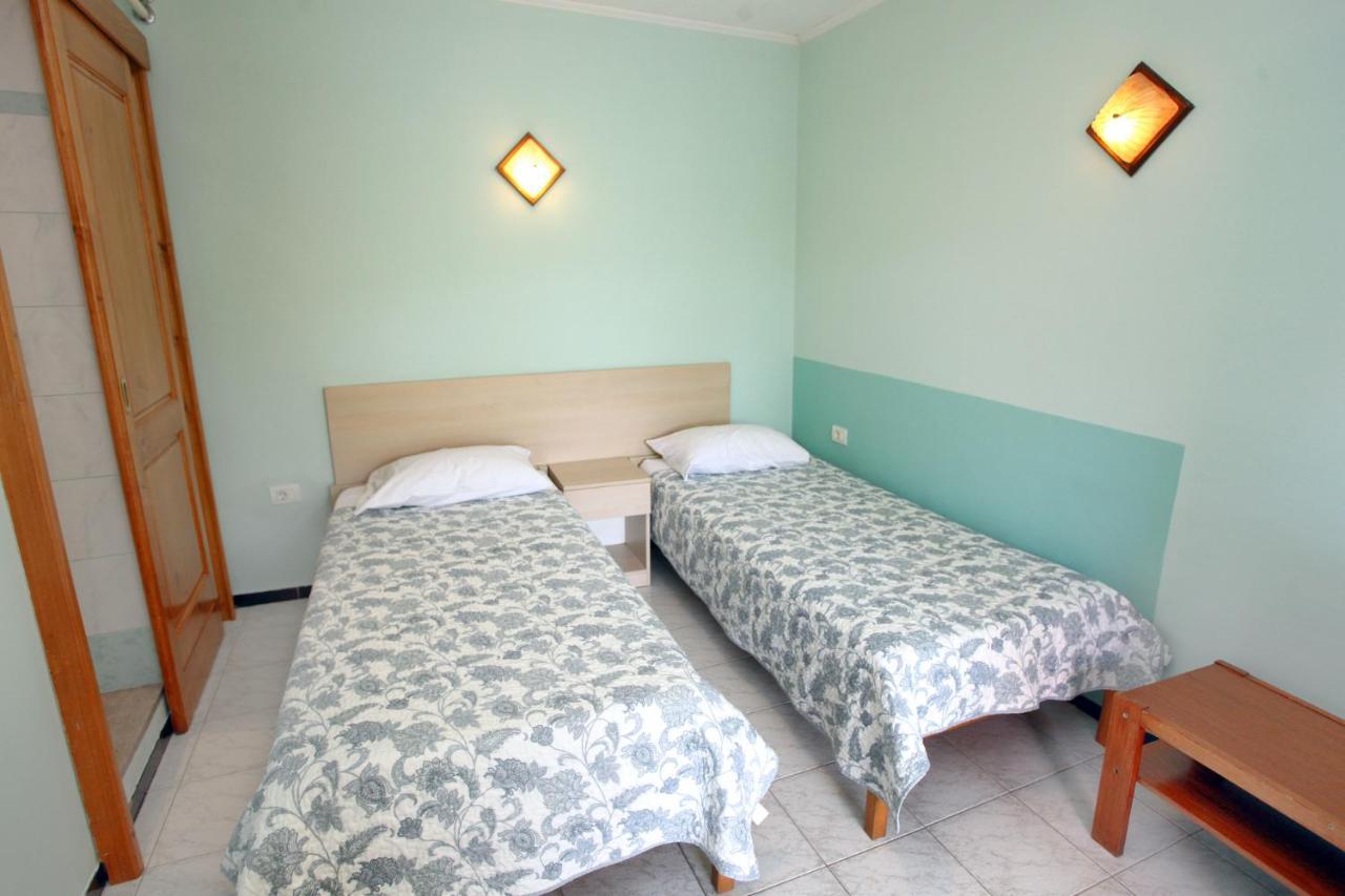 Dino Studio And Room Apartments Portoroz Ngoại thất bức ảnh