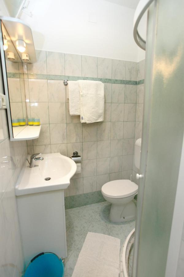 Dino Studio And Room Apartments Portoroz Ngoại thất bức ảnh