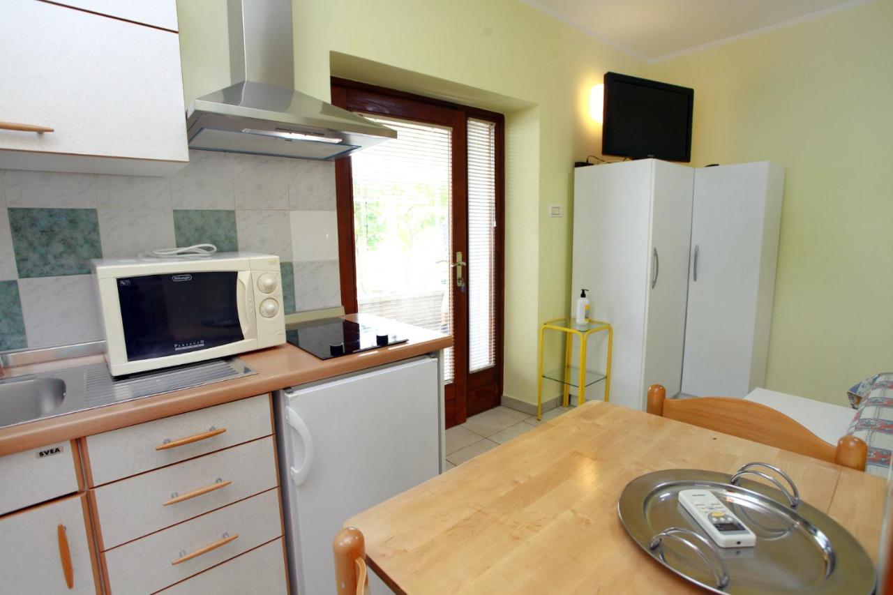 Dino Studio And Room Apartments Portoroz Ngoại thất bức ảnh