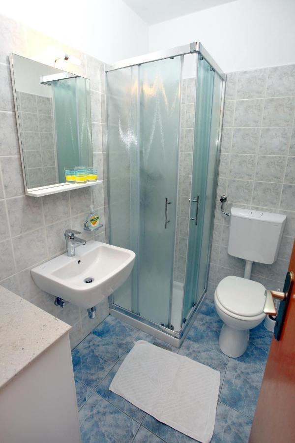 Dino Studio And Room Apartments Portoroz Ngoại thất bức ảnh