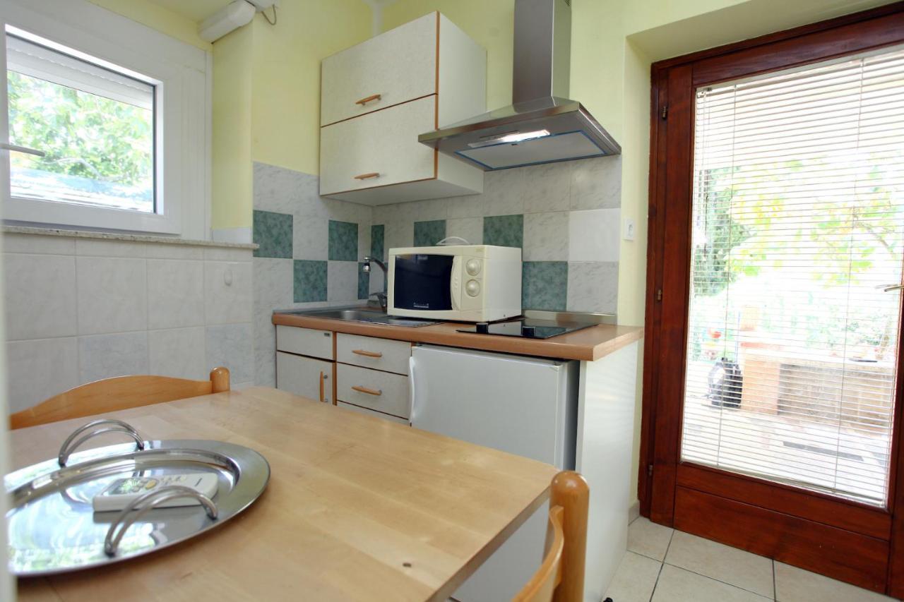 Dino Studio And Room Apartments Portoroz Ngoại thất bức ảnh
